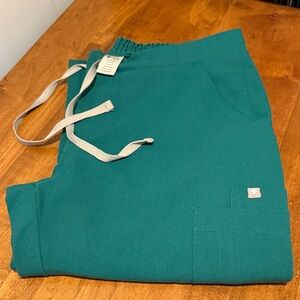 Women’s Figs Hunter Green Yola Scrub Pants